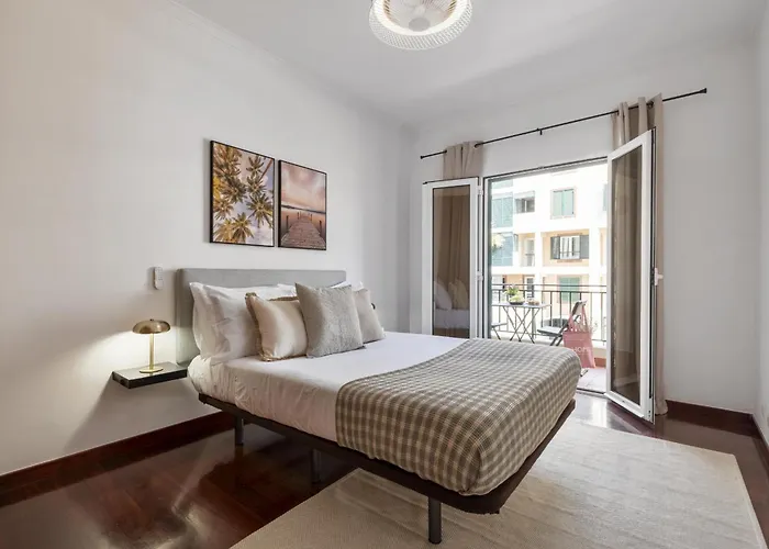 Doca's Refuge By Homie フンシャル