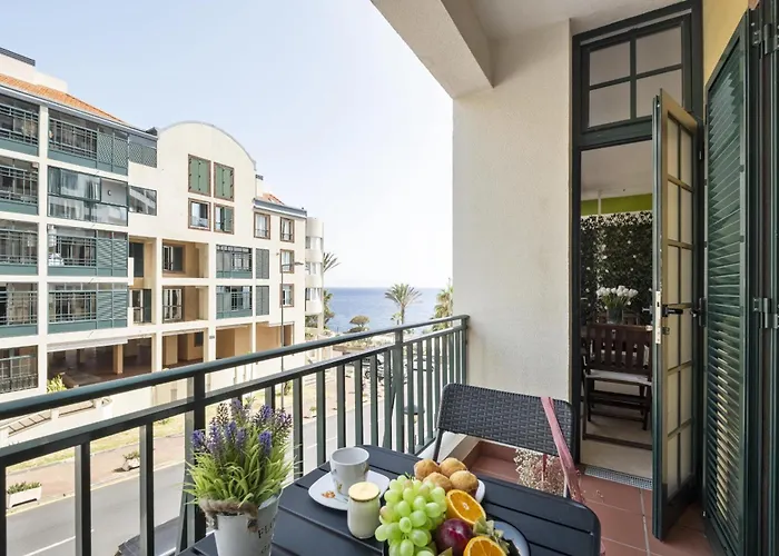 Doca's Refuge By Homie * Funchal (Madeira)